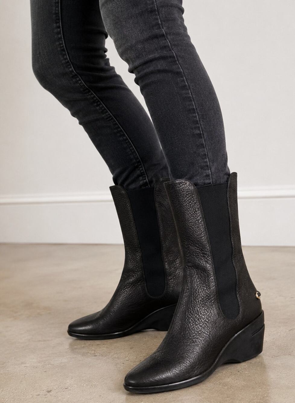 Cole Haan Air Austyn Short Boots 9B Black Deerskin Leather Chelsea